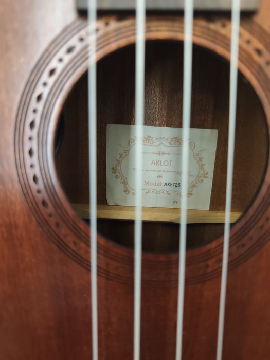 Ukulele eletrico