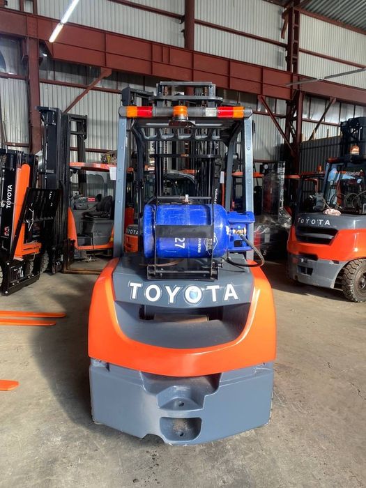 Навантажувач бу Toyota 3,5 т газ/бензин. Вилочный погрузчик  Тойота