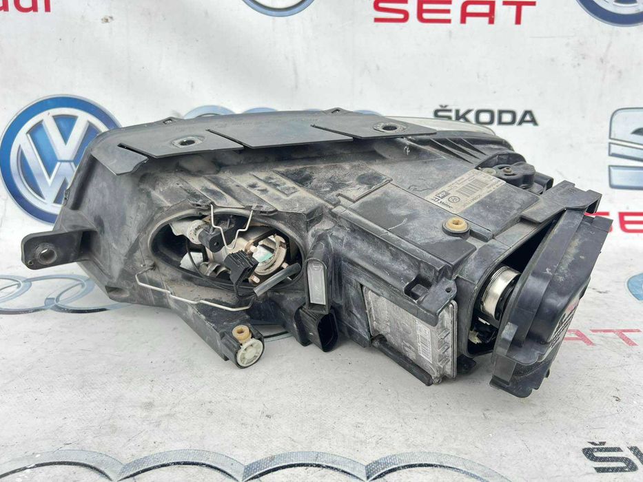 Фара права ксенон xenon Volkswagen Passat B6 Пасат Пассат Б6