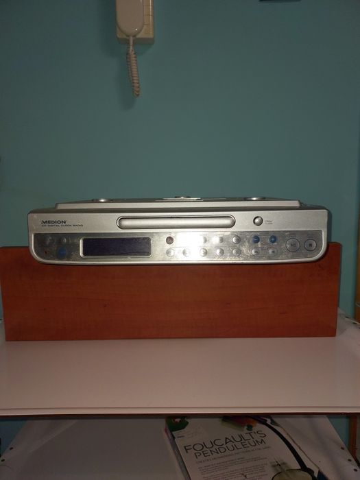 Radioodtwarzacz CD kuchenny podwieszany