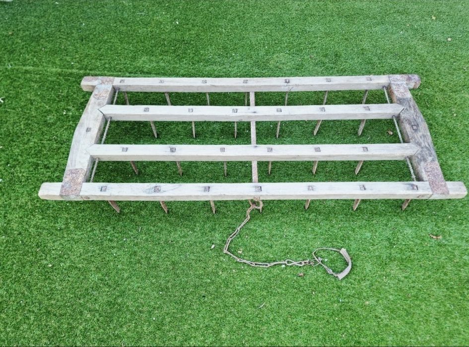 Grade em madeira - antiga