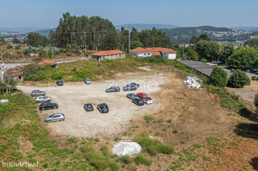 Terreno com 7.162 m² em Brito