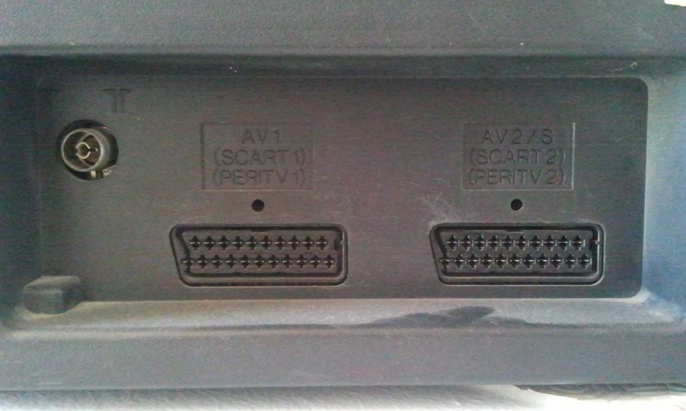 TV Mitsubishi a cores, 24" funcional.