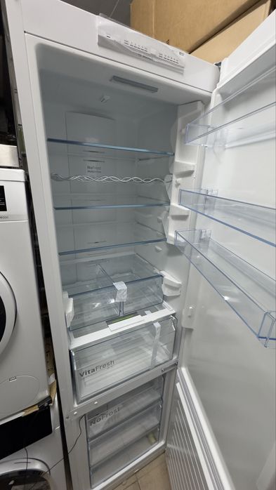 Frigorífico Combinado BOSCH KGN39VWEB (No Frost - 203 cm - 368 L