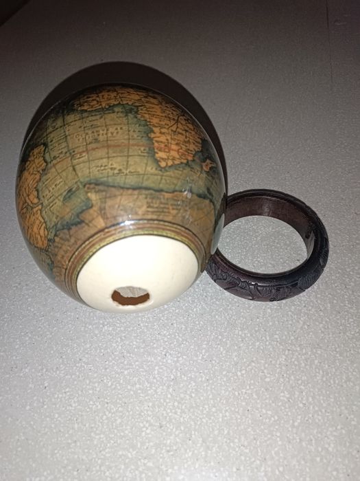 Эксклюзивный Декор: Страусиные Яйца (2 шт.) – Винтажный Глобус и Африк