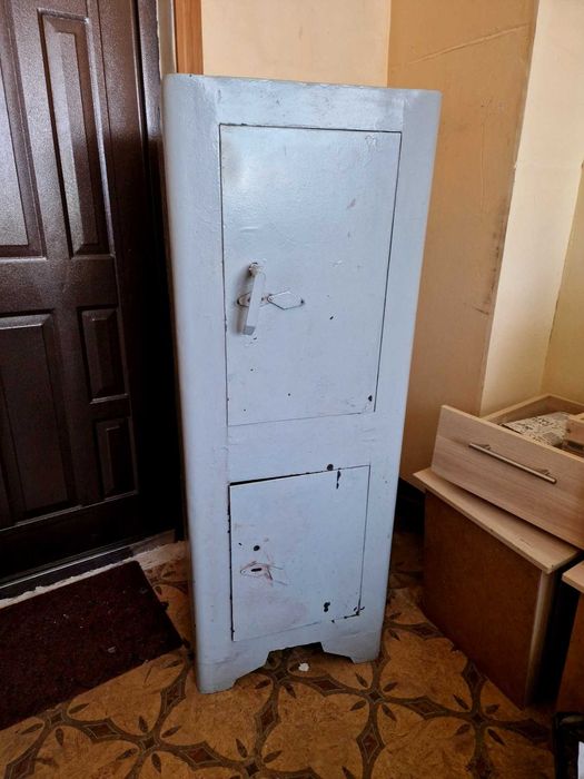 Сейф 133х50х38 см