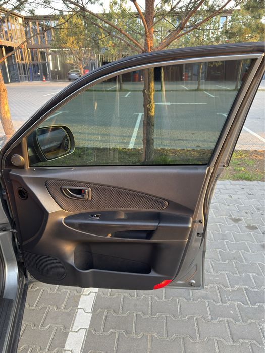 Продам хороший автомобіль Hyundai Tukson Хюндай Туксон 2012 2.0 бензин