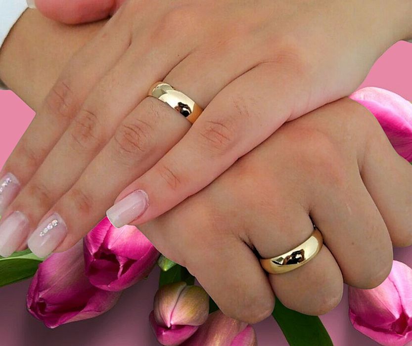 Pełne wdzięku złote OBRĄCZKI ŚLUBNE