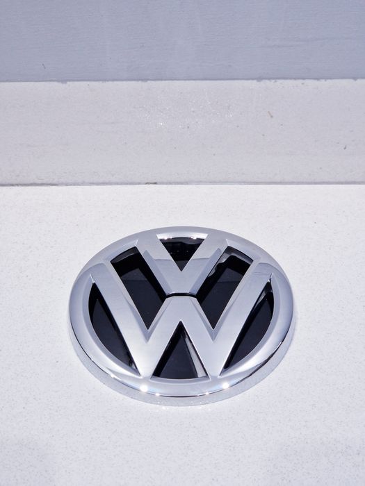 NOWY emblemat, logo Volkswagen Golf