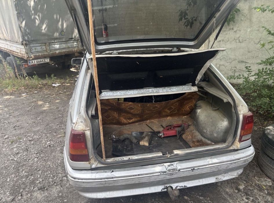 Opel kaddet e 1985