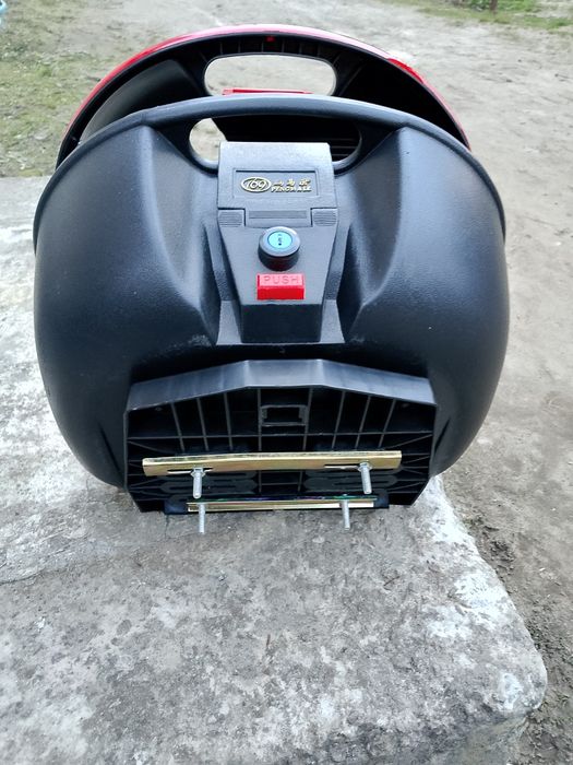 Продам кофр на запчастини.