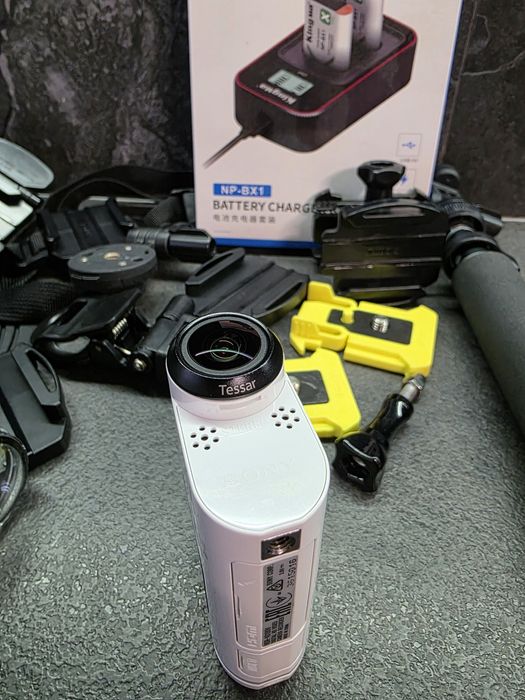 Екшн камера Sony as100v