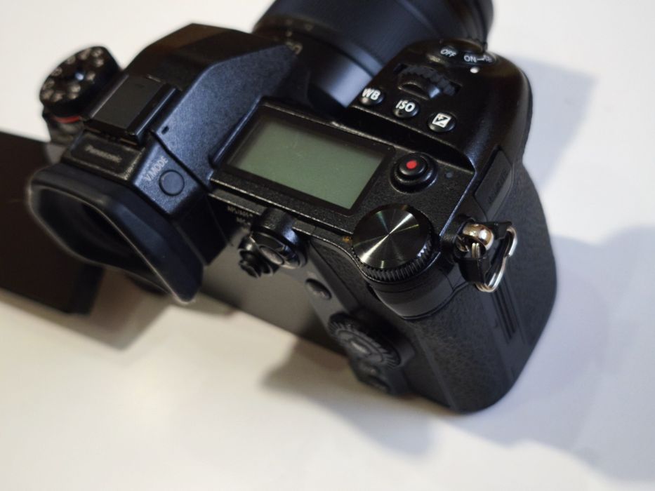 Panasonic Lumix DC G9 plus obiektyw 12-60 mm stan bardzo dobry