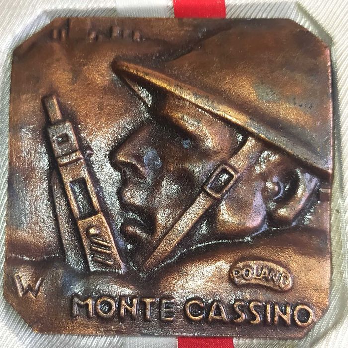 Pamiątkowy Medal Plakieta Monte Cassino Brąz 70lata Veritas