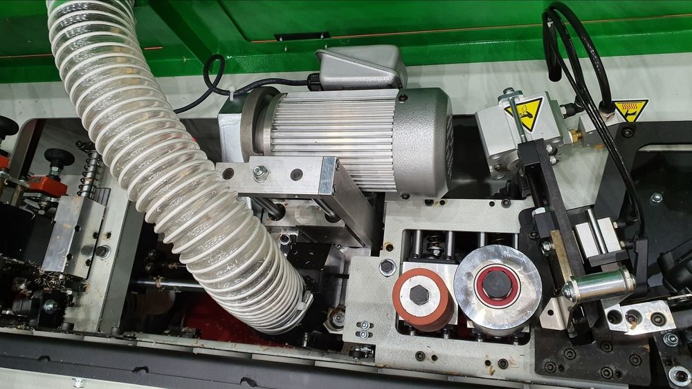 Кромкооблицовочный станок G-MAX 360 з прифуговкую