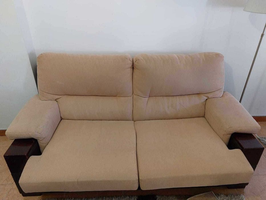 Sofá-cama 2 lugares bege – bom estado
