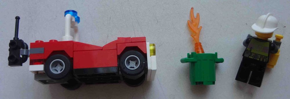LEGO City Лего Пожарная машина 30347 человечек, оригинал