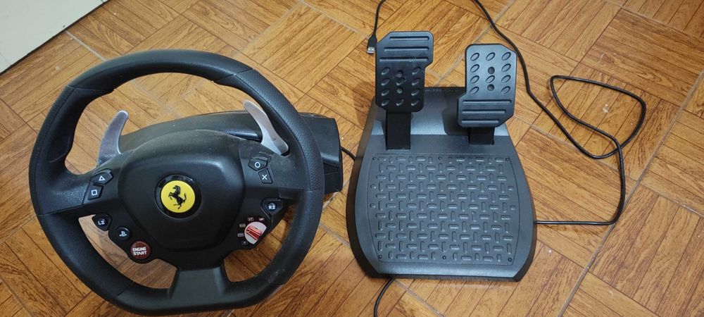 Vendo PS4  1TB e Conjunto de volante e pedais