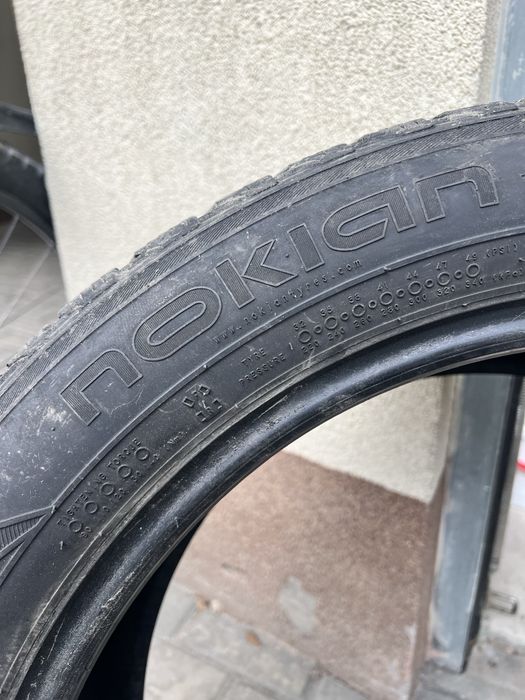 Зимова шина nokian 235/50/19