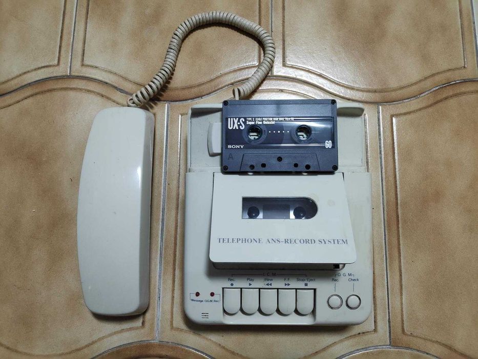 Telefone analógico, atendedor e gravador de chamadas