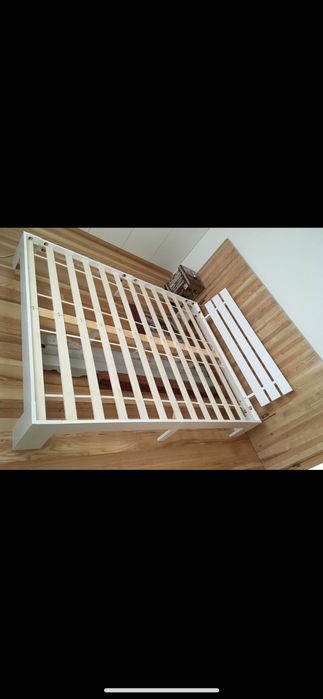 Cama casal branca