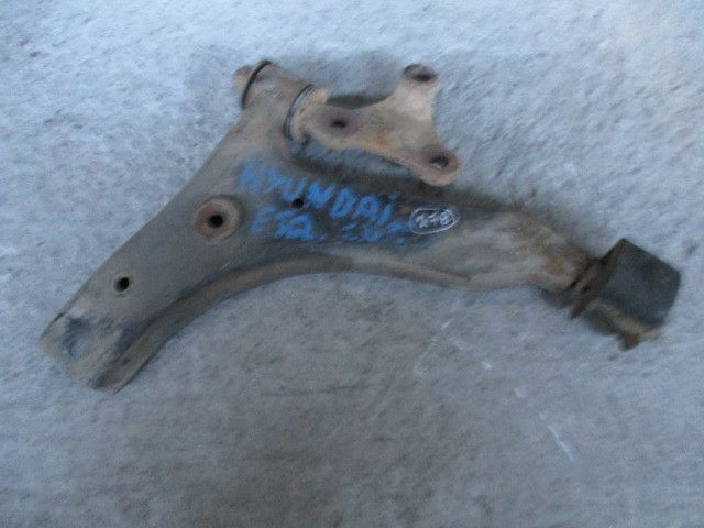 Braço de suspensão frente esquerdo HYUNDAI S Coupé (SLC)