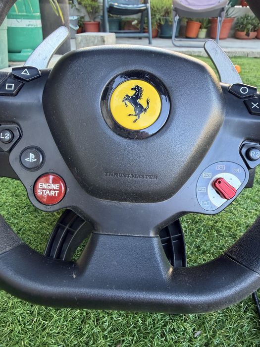Volante Ferrari + Pedais Thrustmaster T80 – PS4/PS5