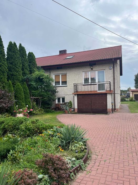 DOM w zabudowie bliźniaczej,  800 m2 działki