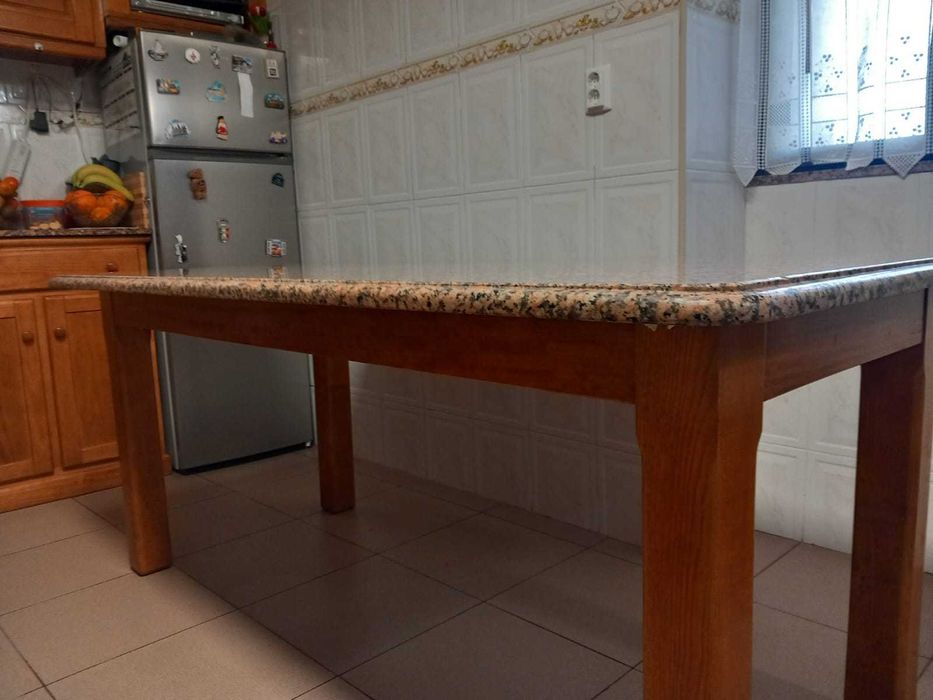 Mesa de Granito - 400€ Negociável