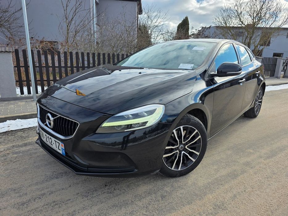 Volvo V40 2.0 D 120KM Automat Full LED Alu16 Niski przebieg Ładne