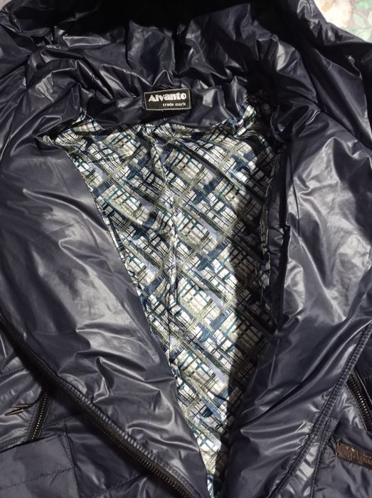 Зимова тепла куртка 50 р.