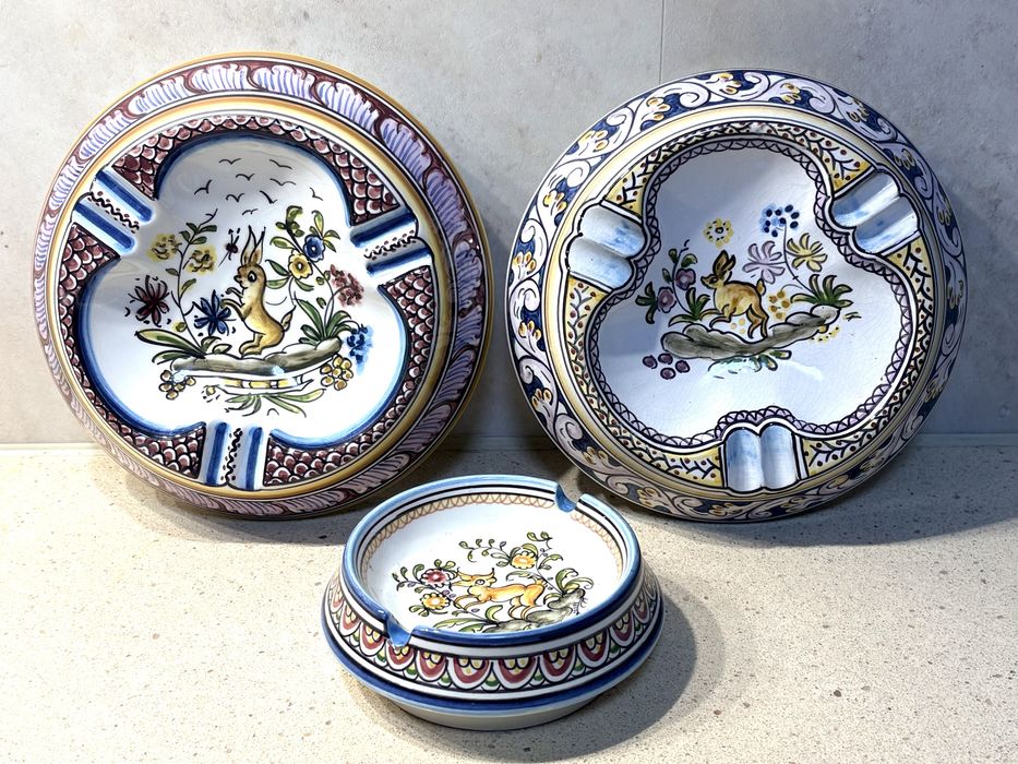 Set of 3 beautiful vintage ceramic ashtrays, hand-painted