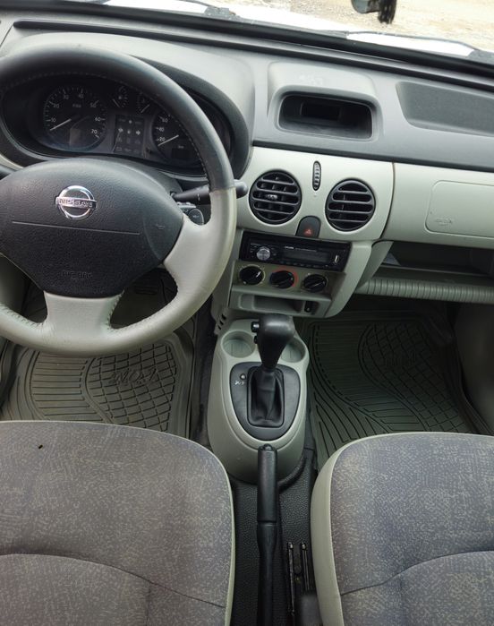 Nissan  1.6 газ/бензин АВТОМАТ