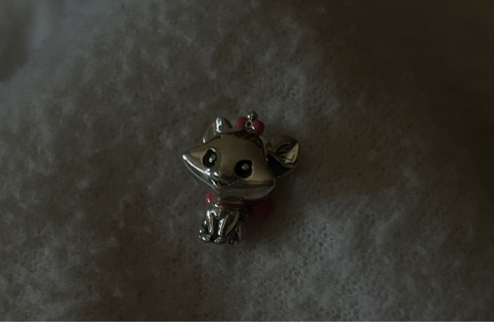 Pingente Marie para pulseira Pandora