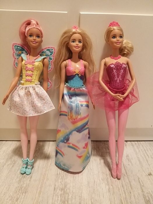 Bonecas Barbie diversas