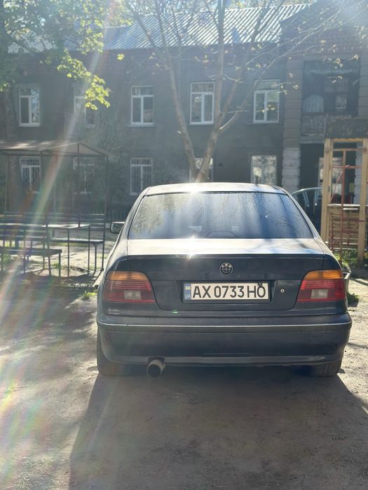 Продам бмв е39 523і!