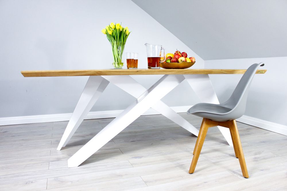 Nowoczesny stół z litego drewna Dąb  dębowy Jesion podstawą stalowa