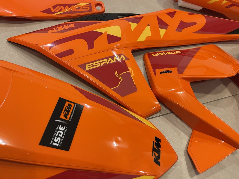 Plastiki Tbi Six days Espania Ktm Excf 25 zestaw 24 plastikow Kit
