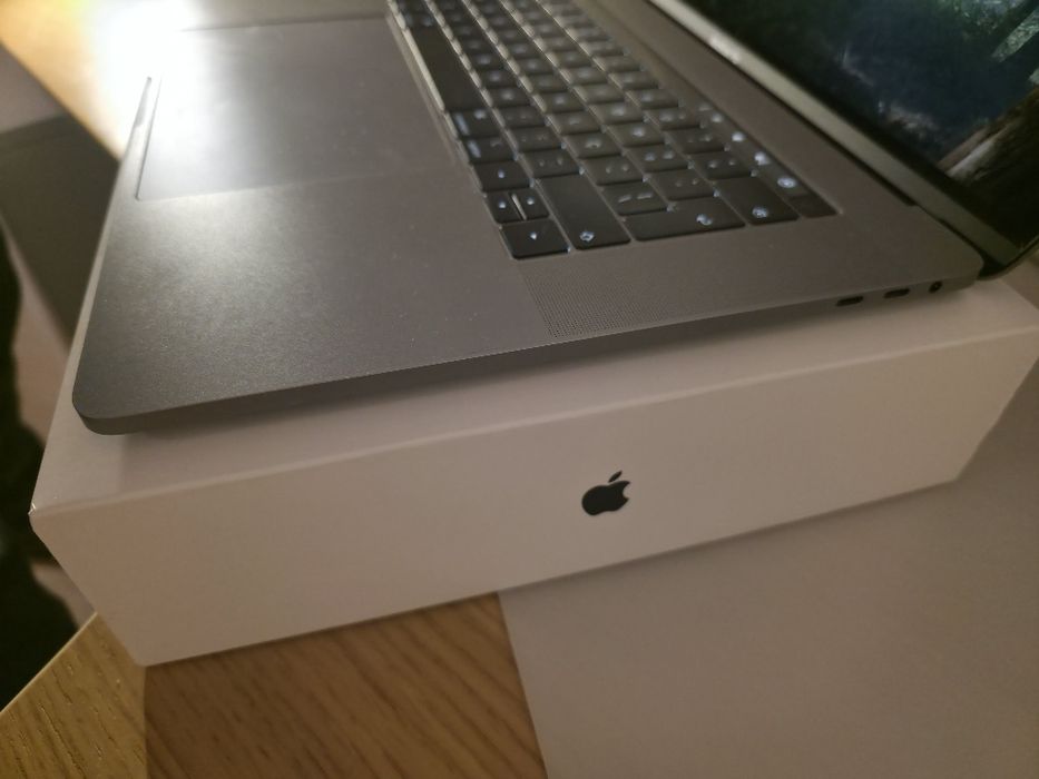 MacBook Pro 15 polegadas (modelo A1990) - Intel Core I7 | 16GB Ram | 1TB memória