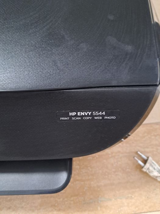 Impressora Multifunções HP ENVY 5544 (Wi-Fi / Scanner) – precisa de tinteiros