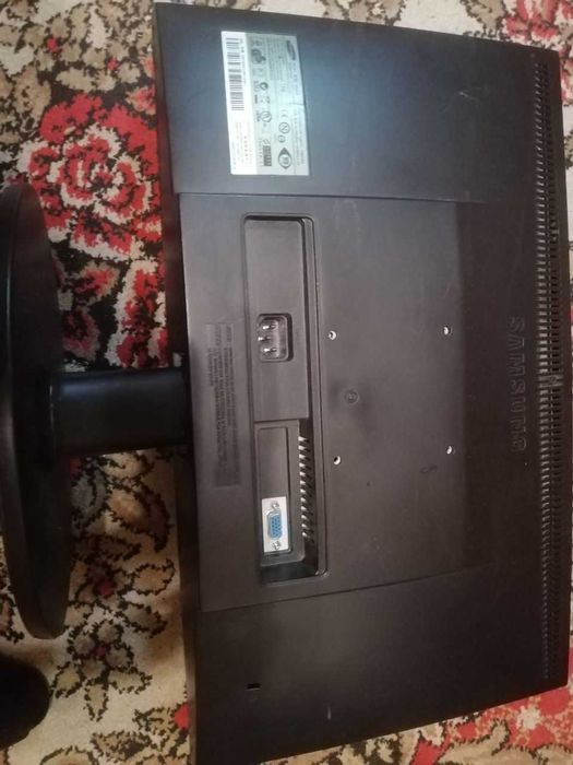 Монитор 20" Samsung e2020n