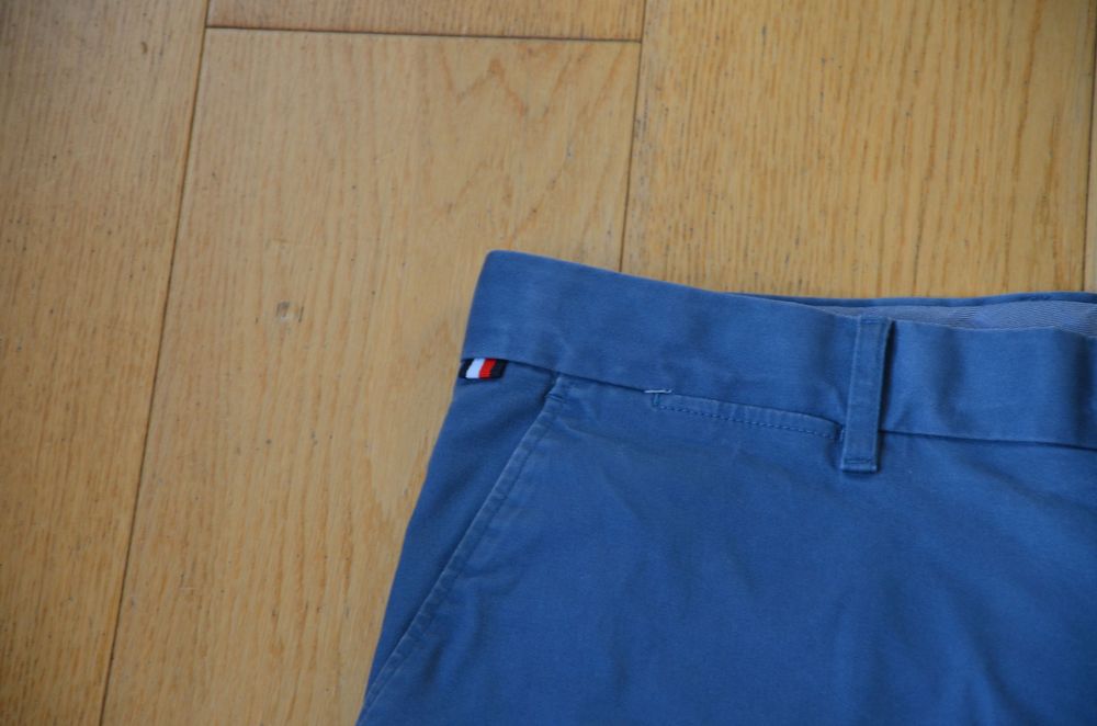 spodenki Tommy Hilfiger niebieskie r. 32/S/M