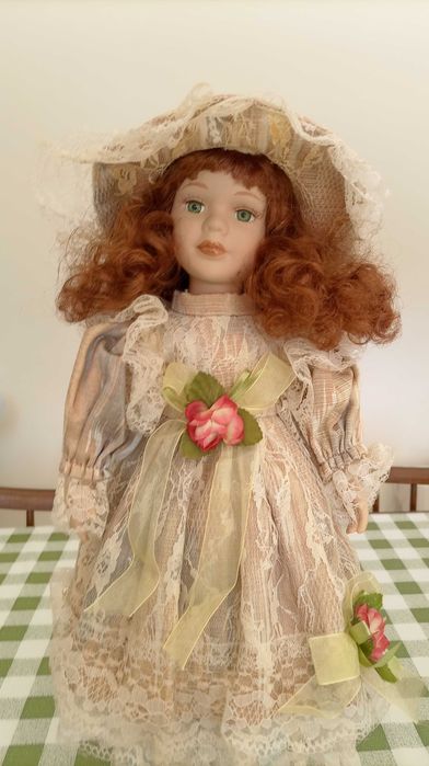 Boneca de porcelana