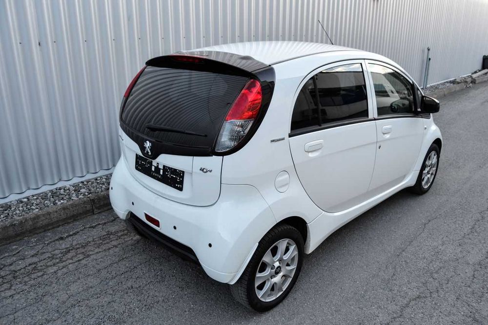 Peugeot iOn 2015 без ДТП, рідний пробіг, два комлпекти дисків і ключів