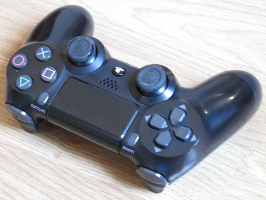 Playstation 4: dualshock 4