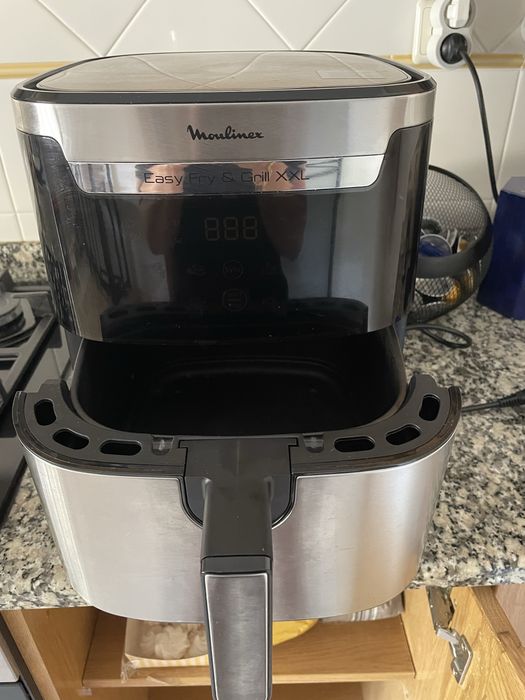 Airfry Moulinex preta e cinza