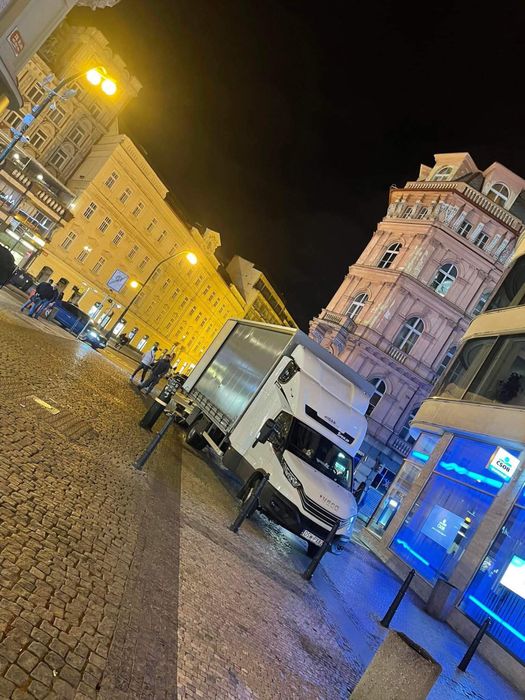 Transport krajowy i międzynarodowy Solówki naczepy z windaWrocław