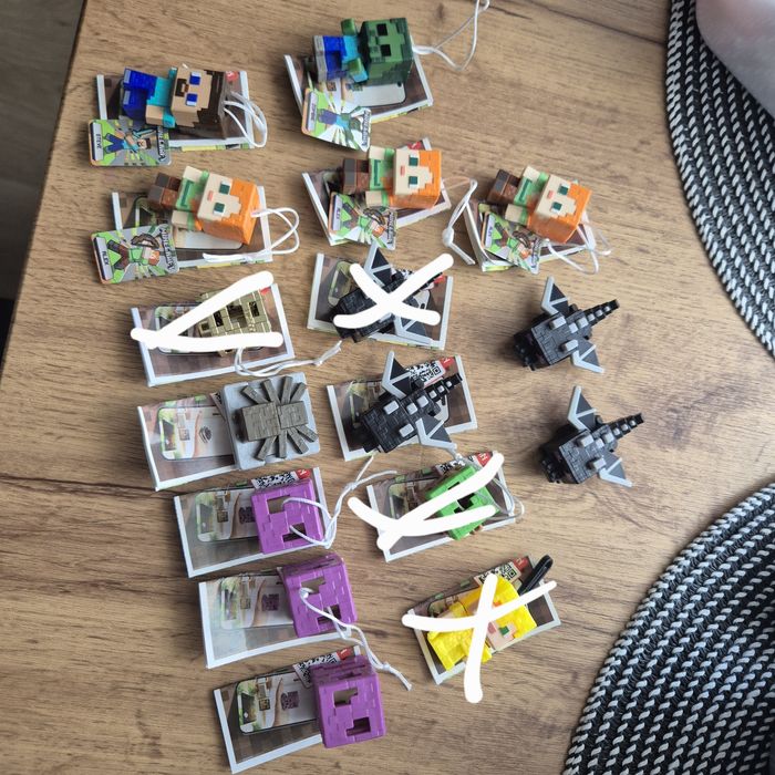Figurki Minecraft Kinder joy