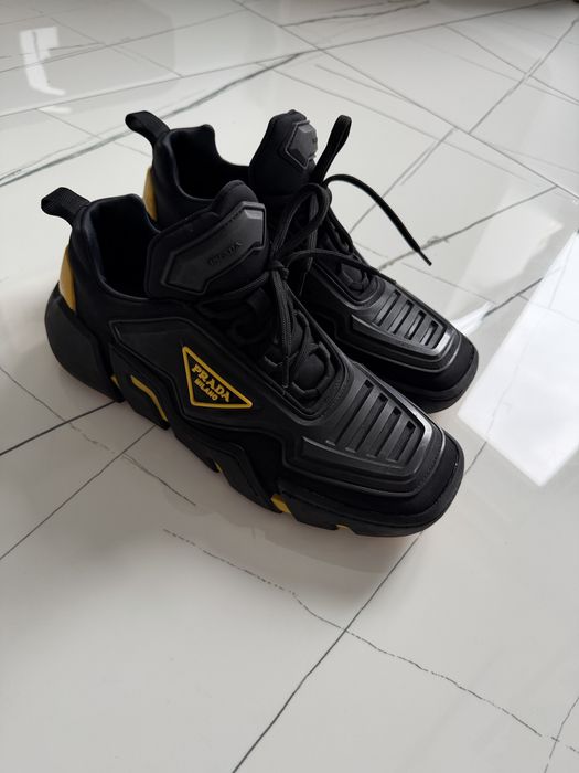 Продам мужские кроссовки prada