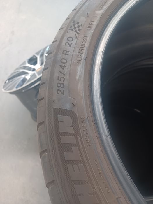 Pneus 245.45. 20 + 285.40.20   Michelin Pilot Sport